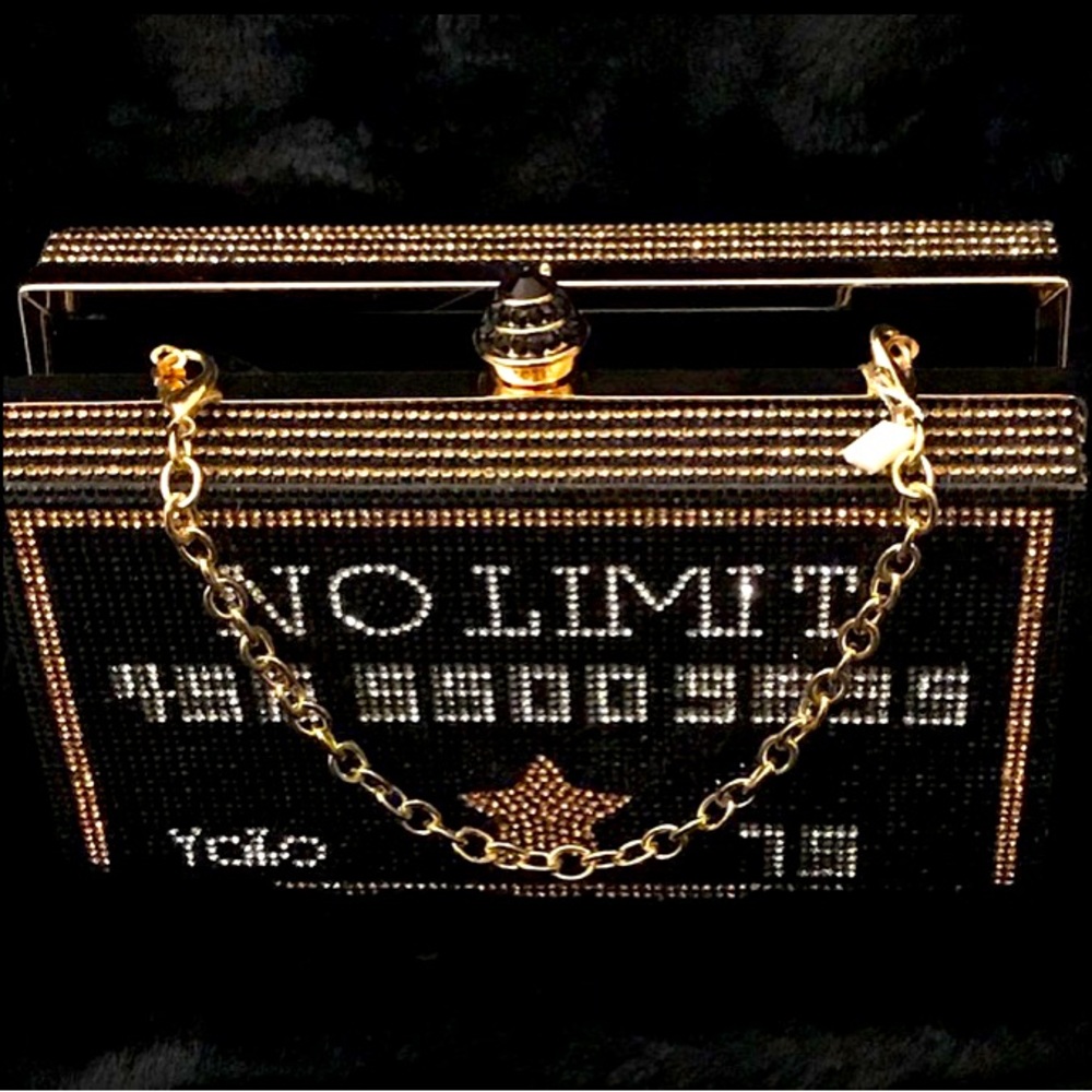 Hard case clutch
